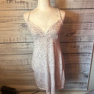 Pink and gray Marilyn Monroe nightgown size medium